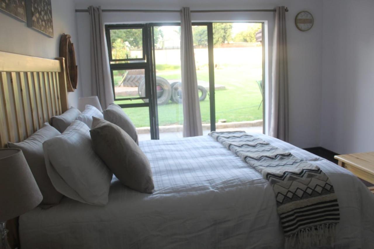 Alu Guesthouse Roodepoort Rum bild