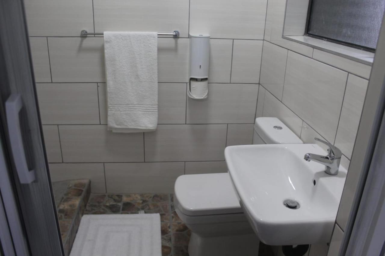 Alu Guesthouse Roodepoort Rum bild